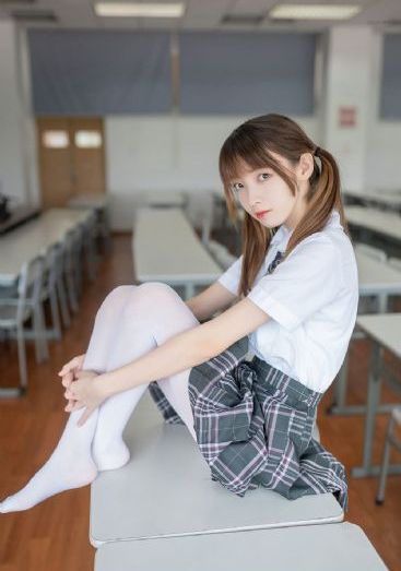丰满的老板韩剧
