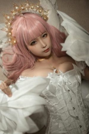 挠女生脚心