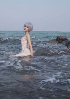 孙杨提前伸脖子等待金牌